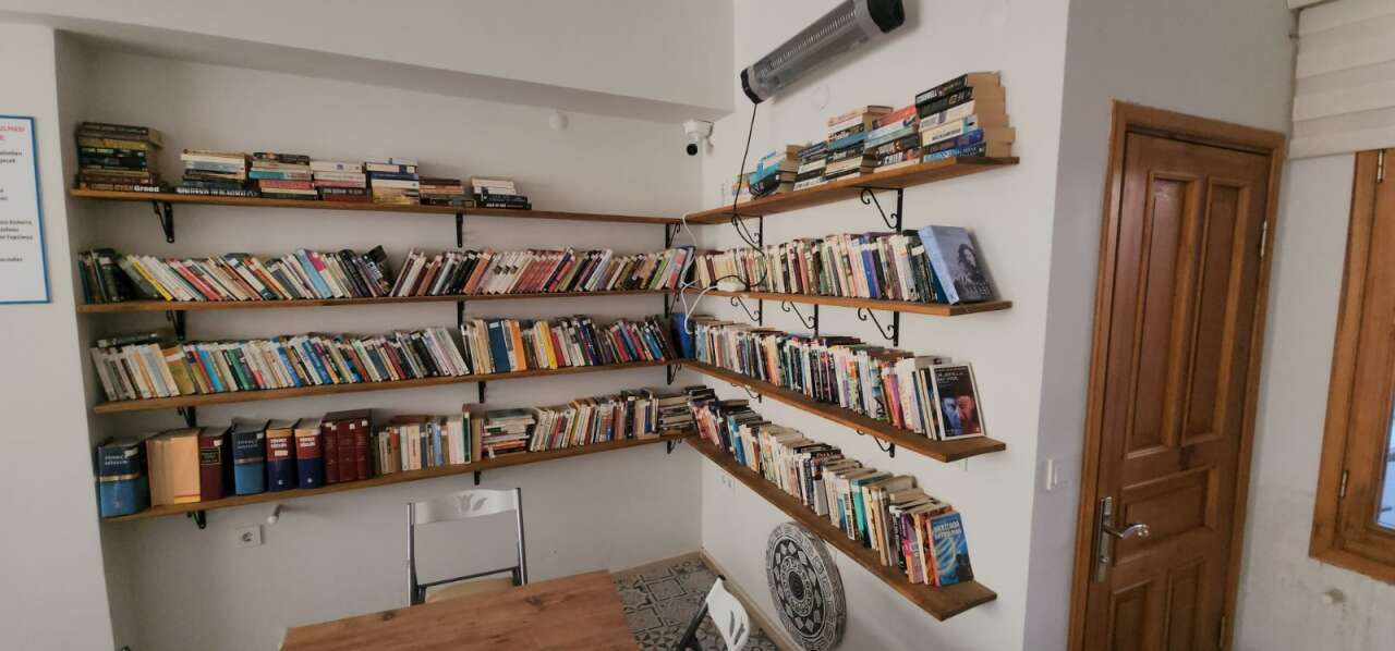 “Tanıyamadığı Kardeşinin Adını Yaşatıyor: Muğla' Saburhane’de Çocukların Hayatını Değiştiren Kütüphane” 7